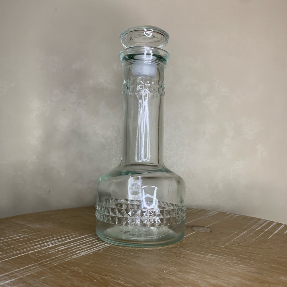 Vintage 1975 Seven Seas Cruet W/ Diamond Stopper